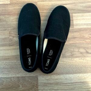 TOMS - New women’s size 9.5 black Toms